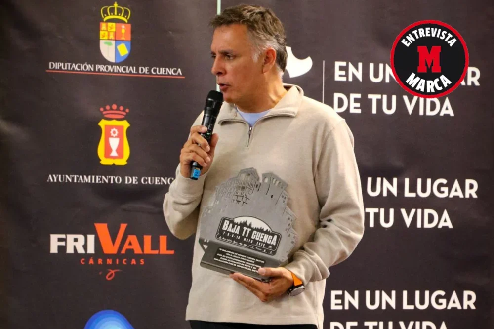 Lucas Cruz recibe el galardón de honor 2026 en la Baja TT Cuenca..